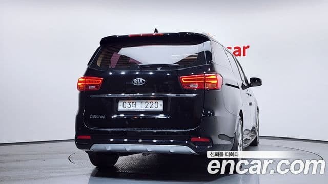 Kia The / новый New Carnival Noblesse, 2019 4
