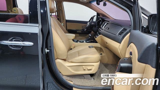 Kia The / новый New Carnival Noblesse, 2019 11