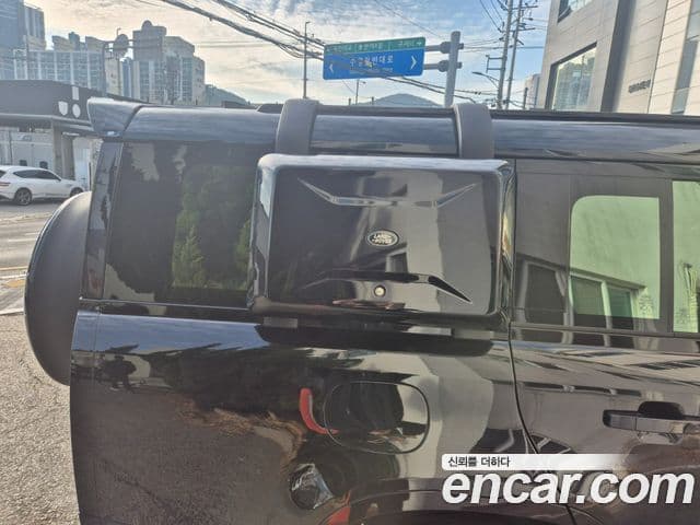 Land Rover Defender (L663) 130 D300 X-Dynamic HSE, 2023 17