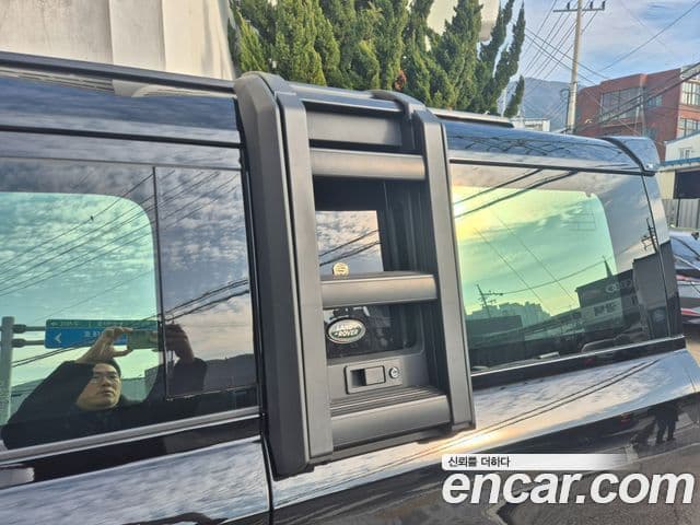 Land Rover Defender (L663) 130 D300 X-Dynamic HSE, 2023 19