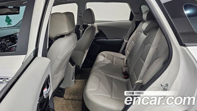 Kia Niro Noblesse, 2017 12