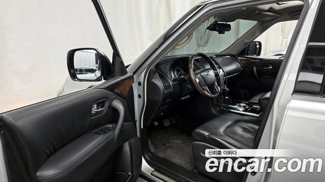 Infiniti QX56 3세대, 2011 10