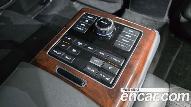 Hyundai Equus(новый кузов / новое поколение) Premium, 2013 18