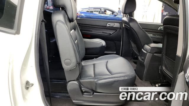 KG모빌리티(SsangYong) Korando 투리스모 4WD TX 9인승, 2017 12