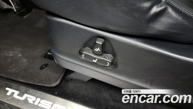 KG모빌리티(SsangYong) Korando 투리스모 4WD TX 9인승, 2017 17