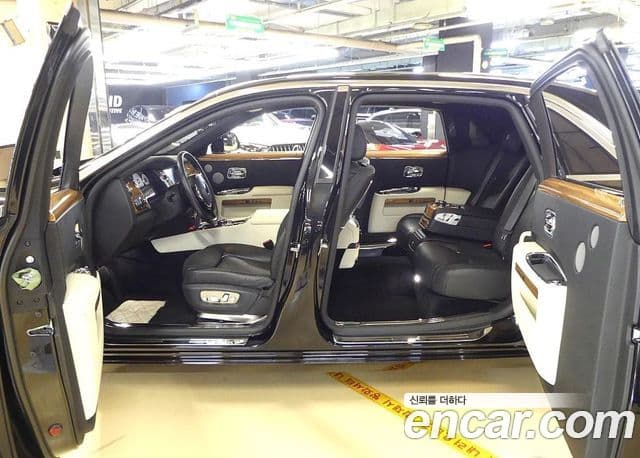 Rolls-Royce 고스트 6.6 EWB V12, 2016 4