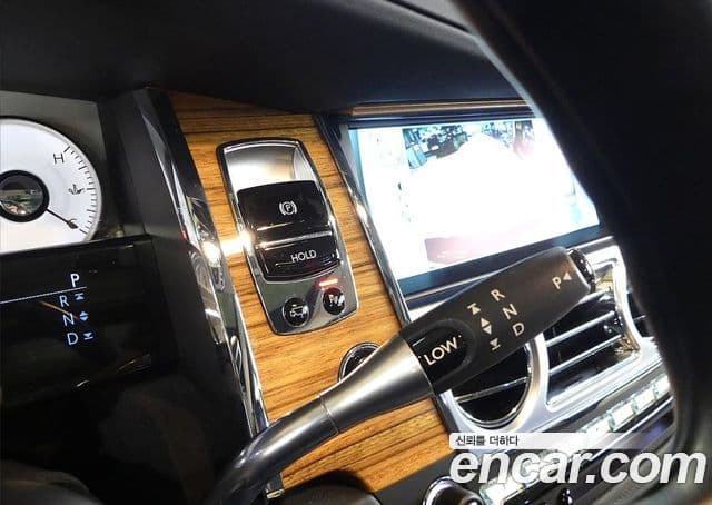 Rolls-Royce 고스트 6.6 EWB V12, 2016 7