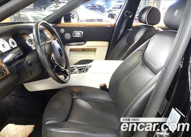 Rolls-Royce 고스트 6.6 EWB V12, 2016 8