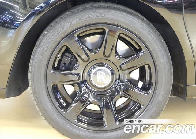 Rolls-Royce 고스트 6.6 EWB V12, 2016 9