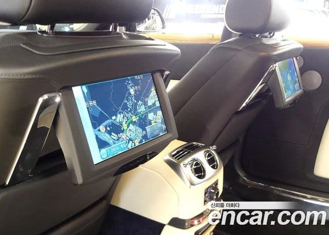 Rolls-Royce 고스트 6.6 EWB V12, 2016 19