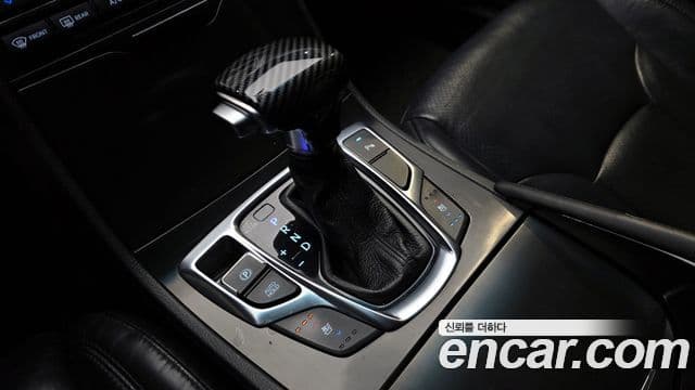 Hyundai Grandeur HG Premium, 2015 9