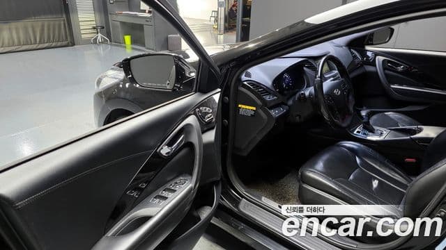 Hyundai Grandeur HG Premium, 2015 11