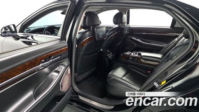 Genesis EQ900 Prestige, 2016 12