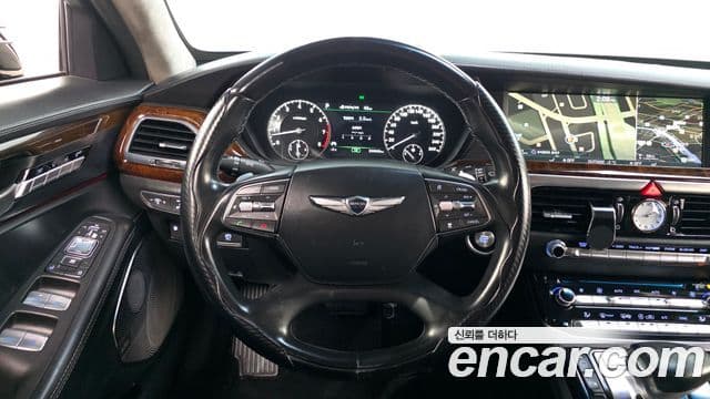 Genesis EQ900 Prestige, 2016 13