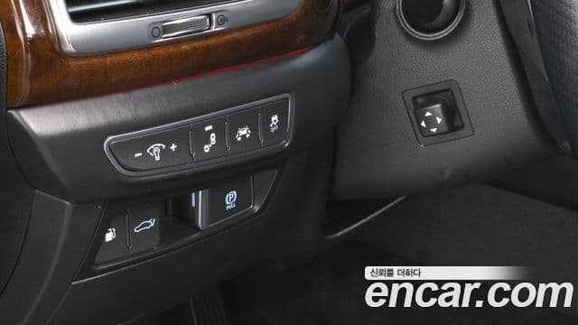 Genesis EQ900 Prestige, 2016 16