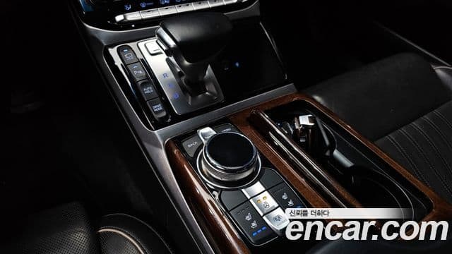 Genesis EQ900 Prestige, 2016 9