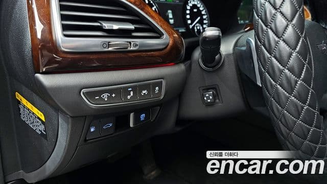 Genesis EQ900 Prestige, 2016 16