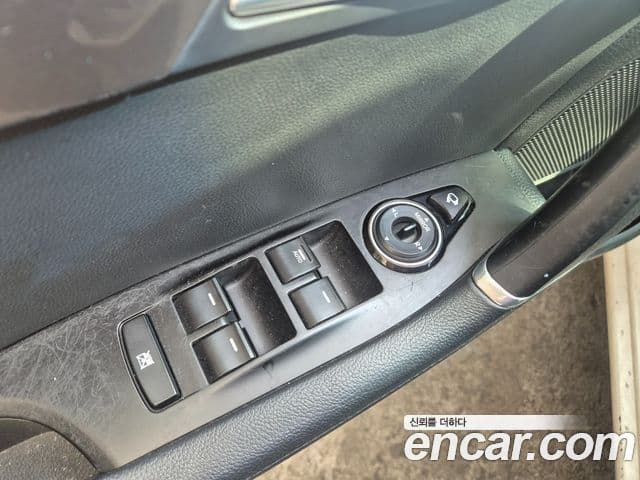 Hyundai i40 살룬 Smart, 2012 13