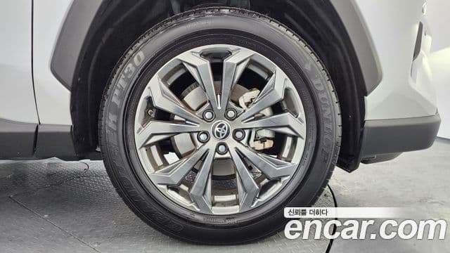 Toyota RAV4 5세대 2.5 4WD гибрид LTD, 2025 все фото
