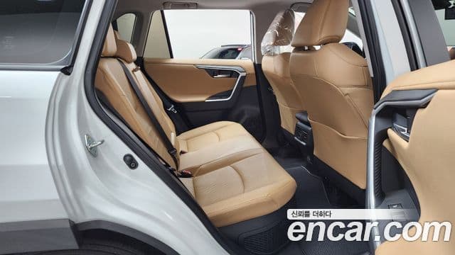 Toyota RAV4 5세대 2.5 4WD гибрид LTD, 2025 12
