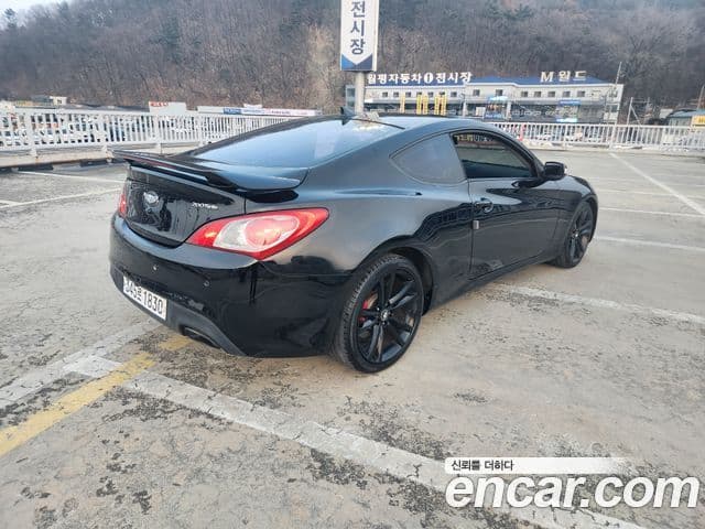 Hyundai Genesis купе 200 турбо R, 2010 7