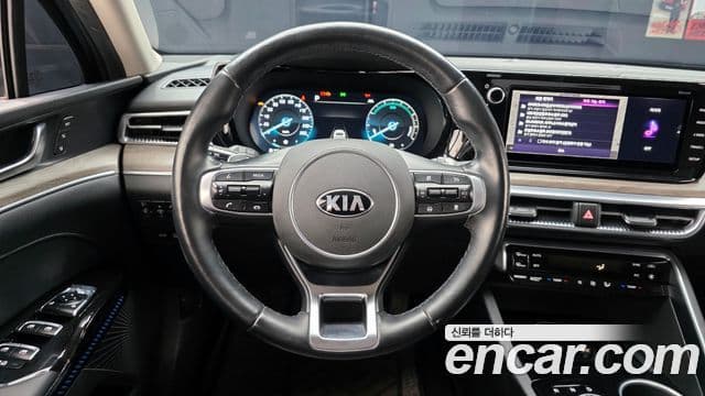 Kia K5 гибрид 3세대 Signature, 2020 13