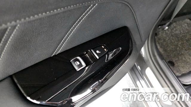 Kia K5 гибрид 3세대 Signature, 2020 18