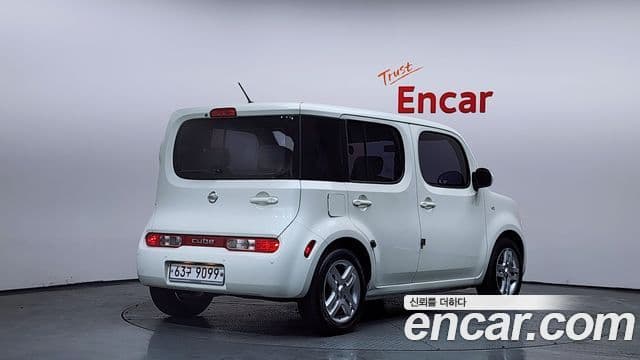 Nissan 큐브 Z12, 2011 2