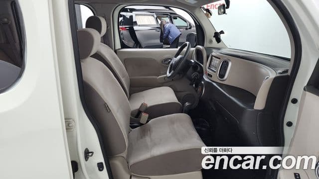 Nissan 큐브 Z12, 2011 11
