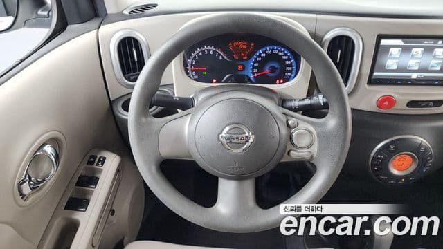 Nissan 큐브 Z12, 2011 13