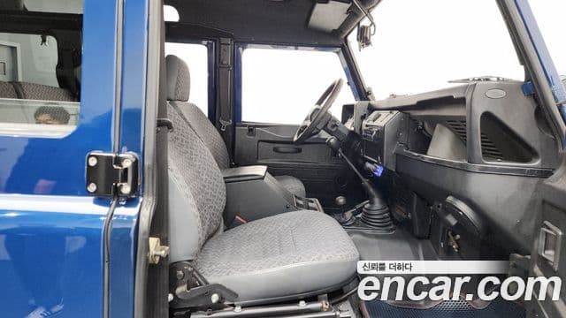 Land Rover Defender, 2000 11