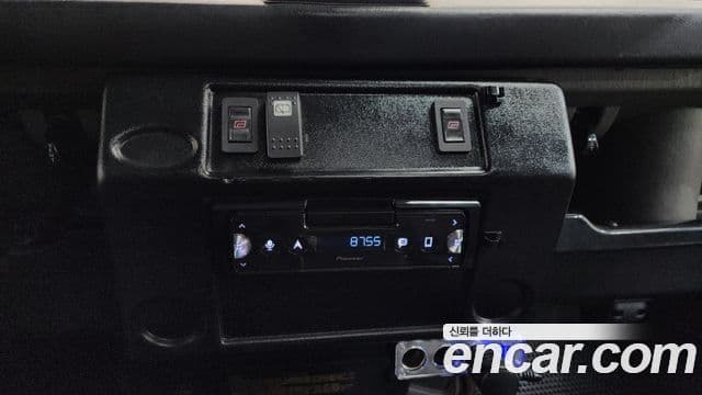 Land Rover Defender, 2000 14