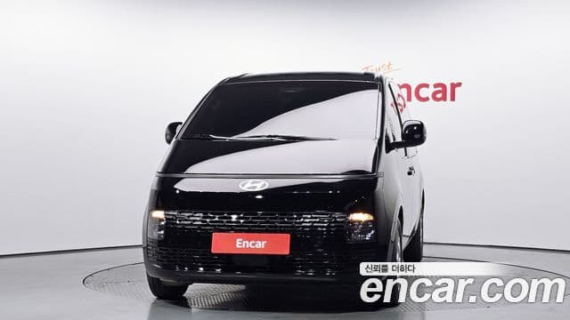 Hyundai Staria Modern, 2025 1