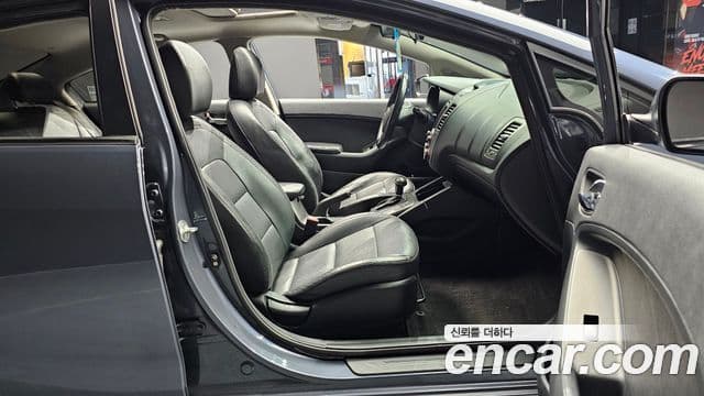 Kia K3 Trendy, 2013 10