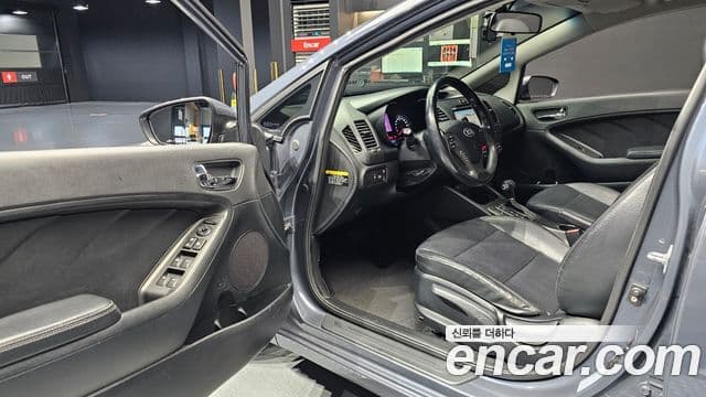 Kia K3 Trendy, 2013 11