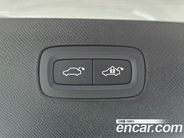 Volvo XC90 2세대 B6 Ultra Bright, 2026 18