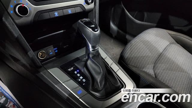 Hyundai Avante AD Style, 2017 9