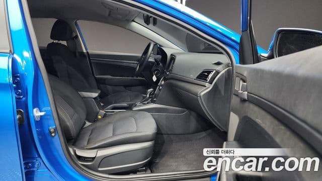 Hyundai Avante AD Style, 2017 12