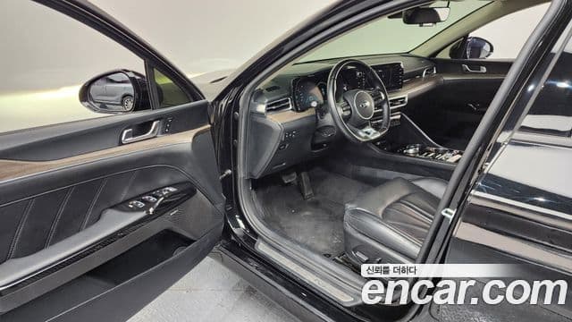 Kia K5 3세대 Signature, 2021 10