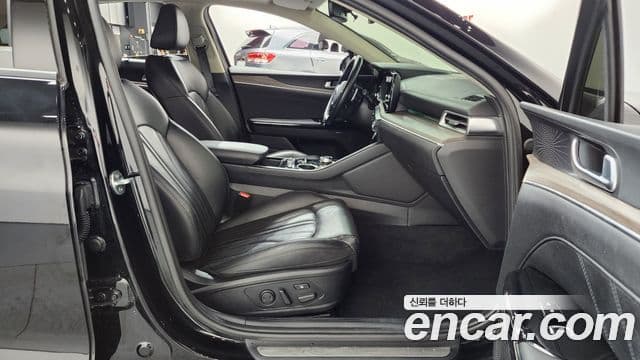 Kia K5 3세대 Signature, 2021 11
