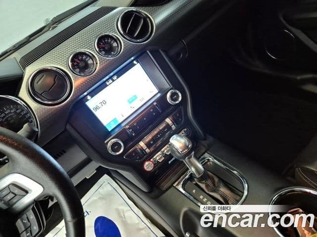 Ford Mustang купе, 2017 11