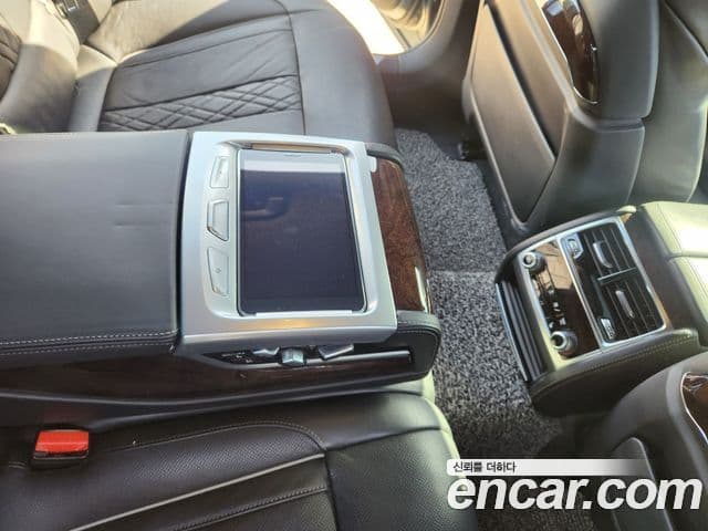 BMW 7시리즈 (G11), 2016 10