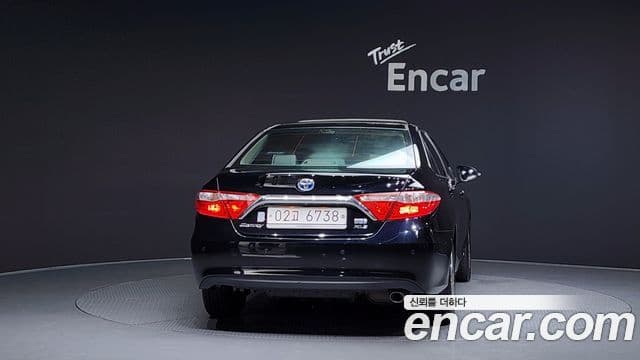 Toyota New 캠리 гибрид XLE, 2017 4