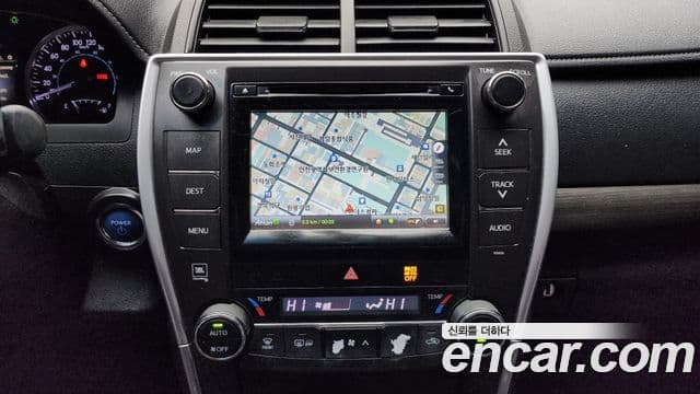 Toyota New 캠리 гибрид XLE, 2017 14