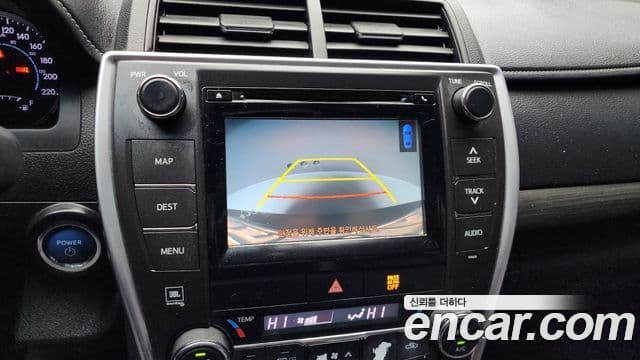 Toyota New 캠리 гибрид XLE, 2017 15