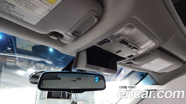 Toyota New 캠리 гибрид XLE, 2017 19