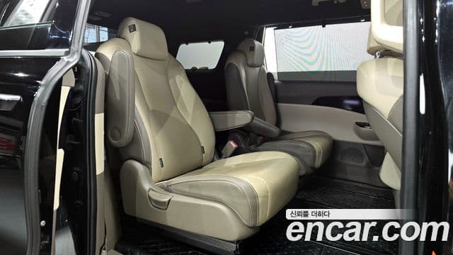 Kia Carnival 4세대 бензин 9인승 High Limousine(компания по спецнадстройкам), 2023 12