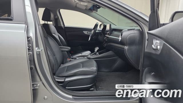 Kia The / новый New K3 2세대 Prestige, 2022 11