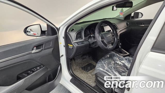 Hyundai Avante AD 1.6 GDI Value Plus, 2018 10