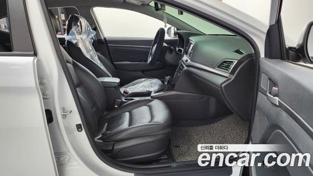 Hyundai Avante AD 1.6 GDI Value Plus, 2018 11